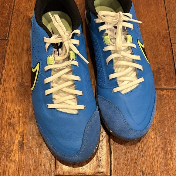 Nike Tiempo React Legend 9 Club IC Indoor Soccer  Mens Size 9 Shoes - Picture 2 of 9